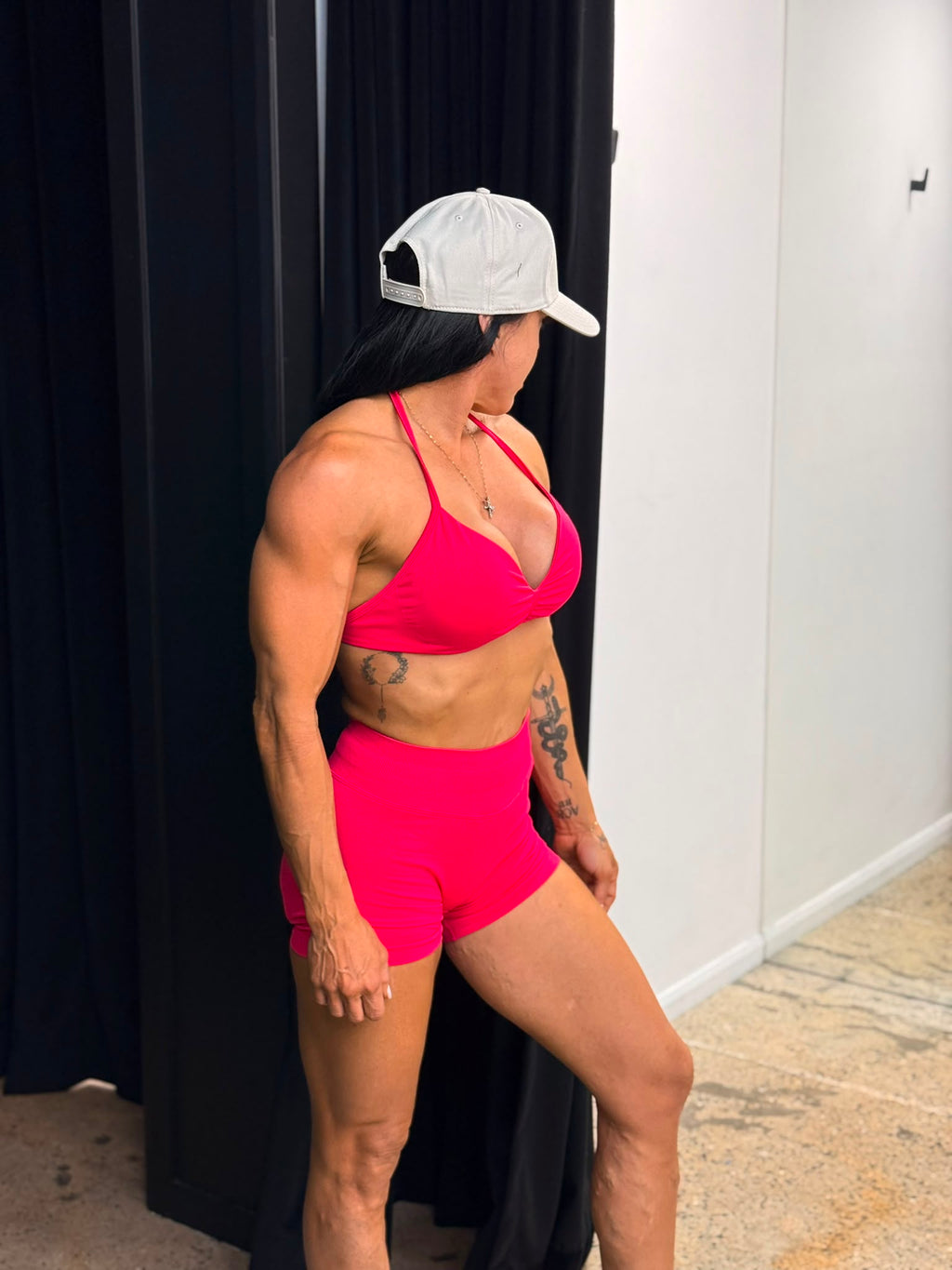 LFTD BASICS HALTER BRA CANDY APPLE