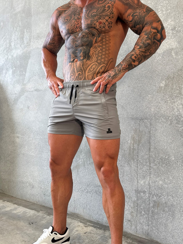DELLA SQUAT SHORTS - GREY