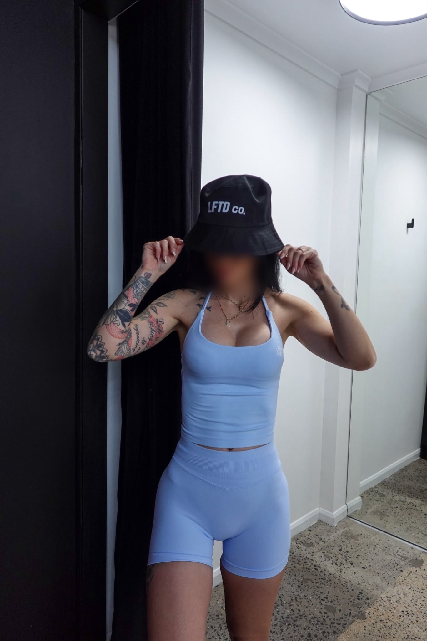 LFTD BASICS HALTER SINGLET