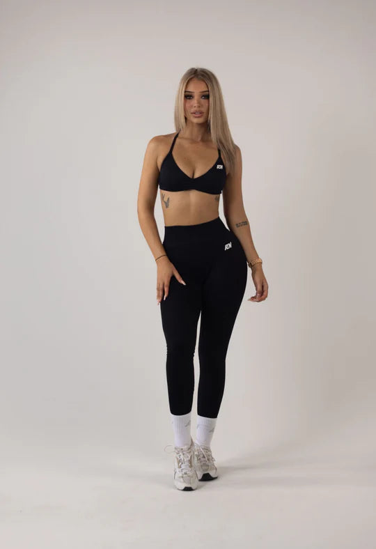 ESSENTIAL HALTER - BLACK