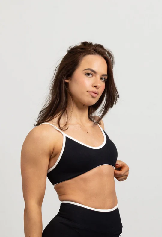 CAYSARA CURVE CROP - BLACK