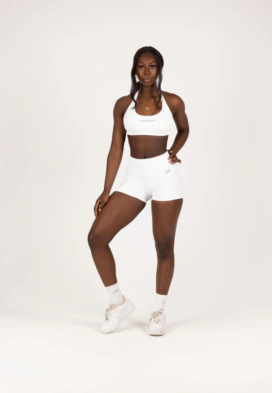 ESSENTIAL CROP - WHITE