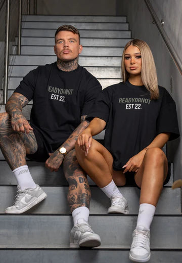 THE ESSENTIAL 1.1 OVERSIZED TEE - BLACK